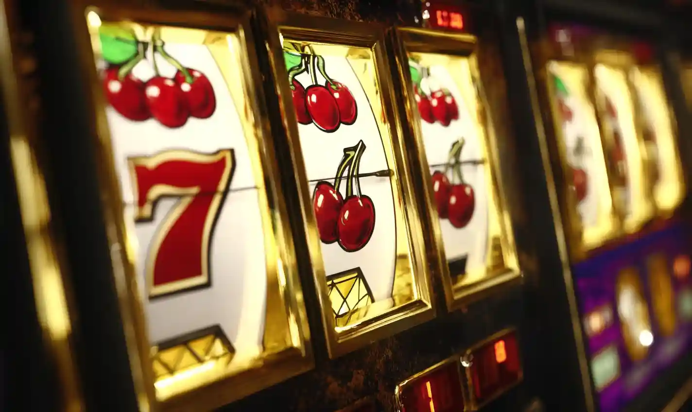 who invented the slot machine